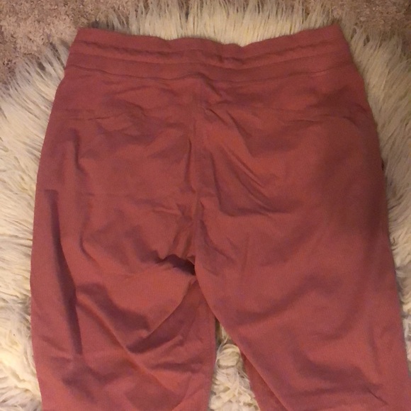 Lululemon joggers - Picture 3 of 6